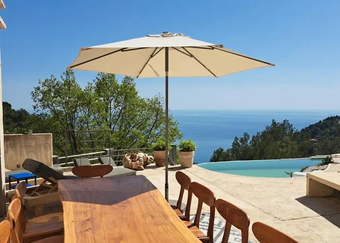 Spacious Dream Near Monaco فيلة